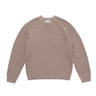 *Knitted sweater, crew neck. While stock lasts. Cannot be combined with other discounts. (RRP €59.99 | Outlet price €41.99)