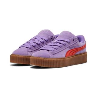 *"Creeper Fenty", sneakers, unisex, in the color rosa. While stock lasts. Cannot be combined with other discounts. (RRP €140 | Outlet price €110)