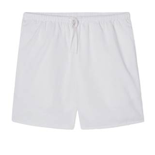 *Shorts, in the color white. While stock lasts. Cannot be combined with other discounts. (RRP €75 | Outlet price €52.50)