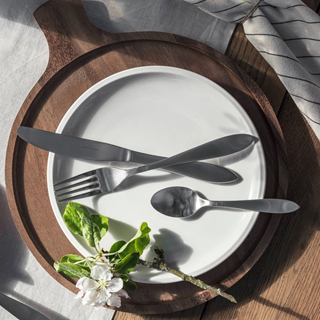 *"Arthur", cutlery set. While stock lasts. Cannot be combined with other discounts.