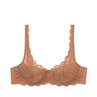 *Amourette bra, in the color caramel. While stock lasts. Cannot be combined with other discounts. (RRP €55 | Outlet price €38.50)