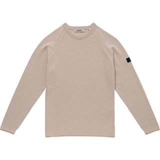 *Sweatshirt, crew neck. While stock lasts. Cannot be combined with other discounts. (RRP €39.99 | Outlet price €27.99)