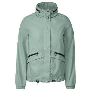 *Jacket, different colors. Cannot be combined with other discounts or promotions. (RRP €119.99 | Outlet price €79.99)