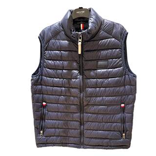 Vest in red, blue or white  |  outlet price € 97,99